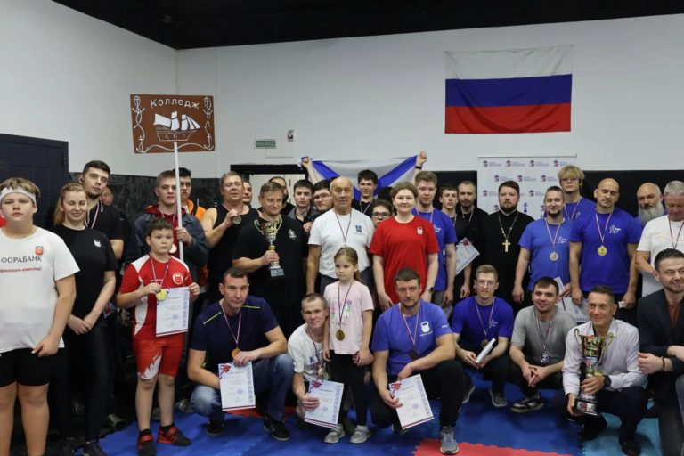 Представители Никольского храма в Тушине стали призёрами Покровского турнира по гиревому спорту